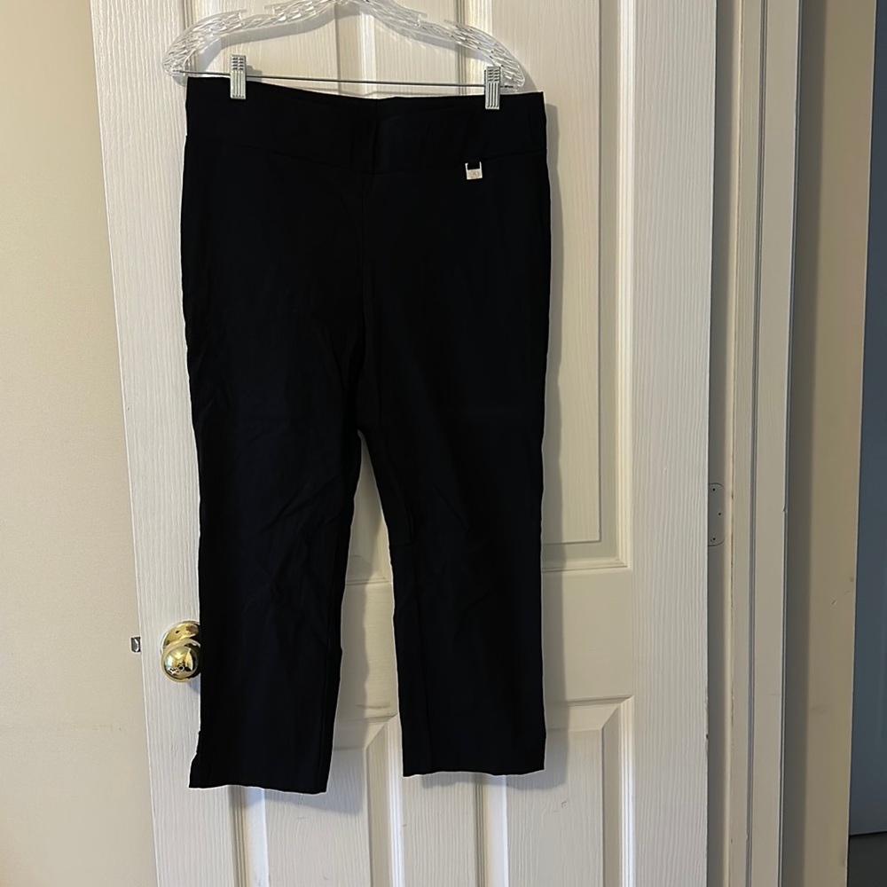Rafaela size 14 black stretch pull on dressy capris